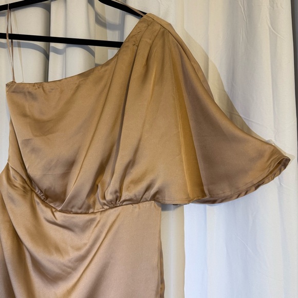 Sincerely Jules Champagne Satin One Shoulder Draped Dress Women’s Medium - Picture 4 of 7